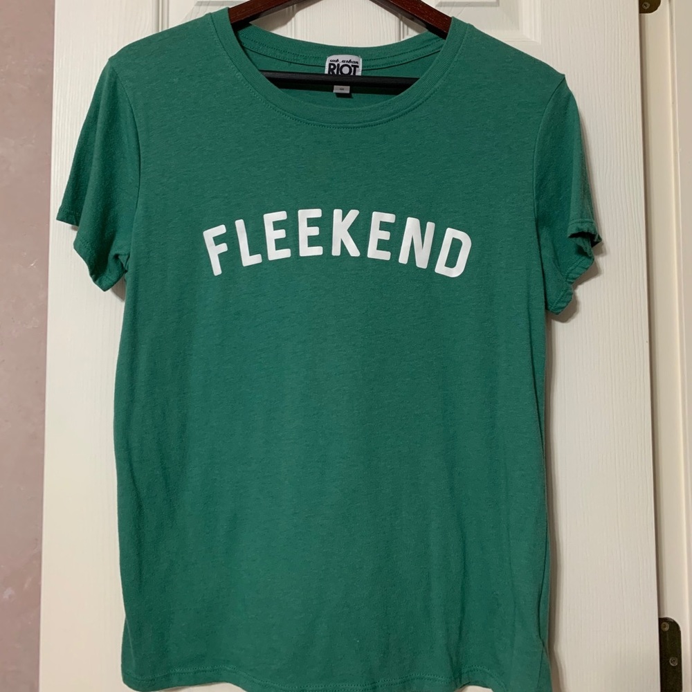 “Fleekend” Graphic Tee